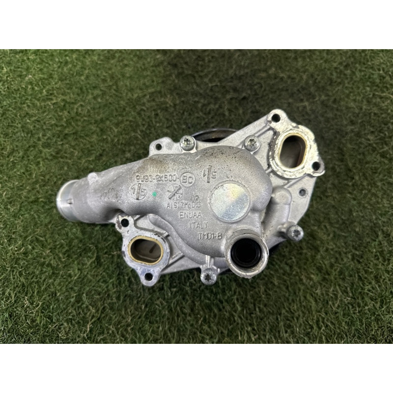 Помпа (система охлаждения) LAND ROVER Range Rover L405 2016 5.0 LR073711