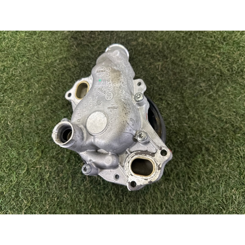 Помпа (система охлаждения) LAND ROVER Range Rover L405 2016 5.0 LR073711