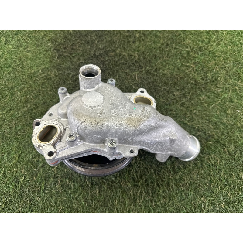 Помпа (система охлаждения) LAND ROVER Range Rover L405 2016 5.0 LR073711