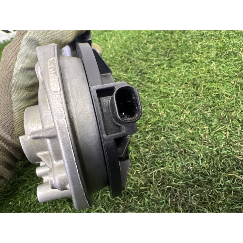 Опорный кронштейн распредвала (двигатель и элементы) AUDI A4 B9 2018 2.0 DBPA 06L103144H