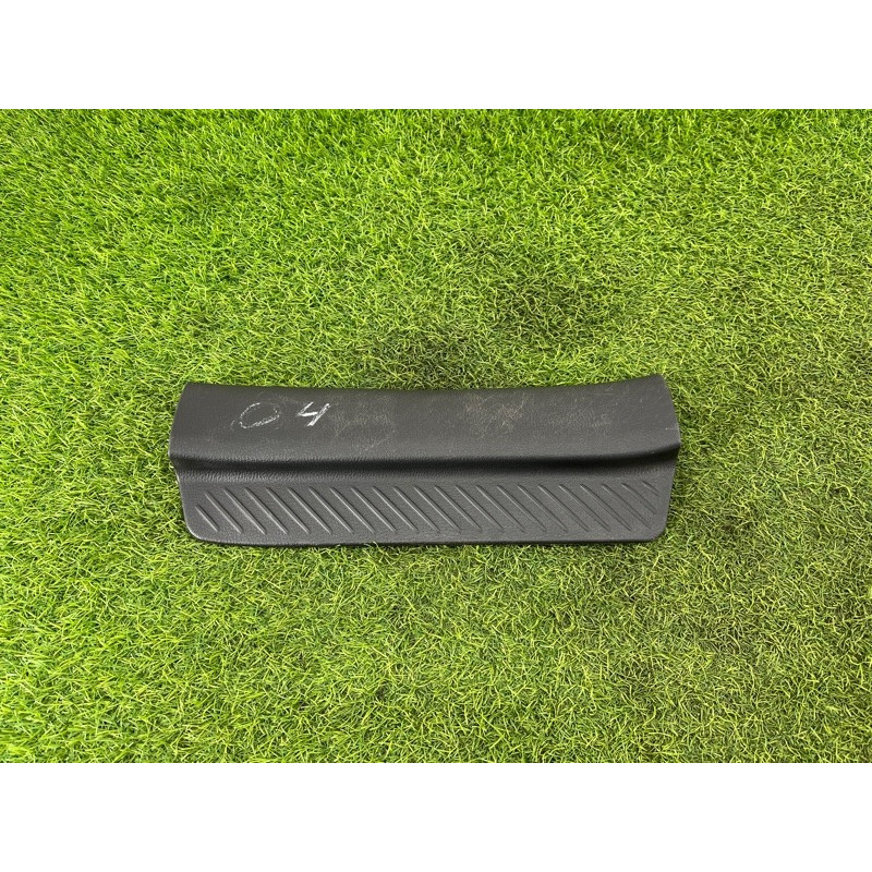 Накладка на порог (кузов и элементы) Mazda 6 GG 2002 2.0 RF5 GJ6A68730