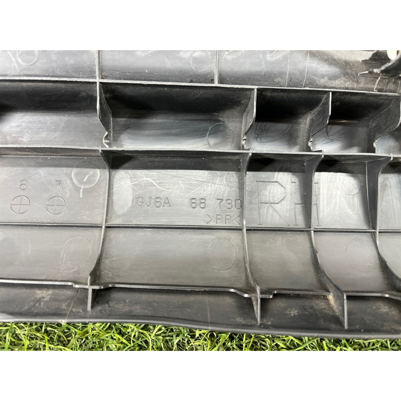 Накладка на порог (кузов и элементы) Mazda 6 GG 2002 2.0 RF5 GJ6A68730