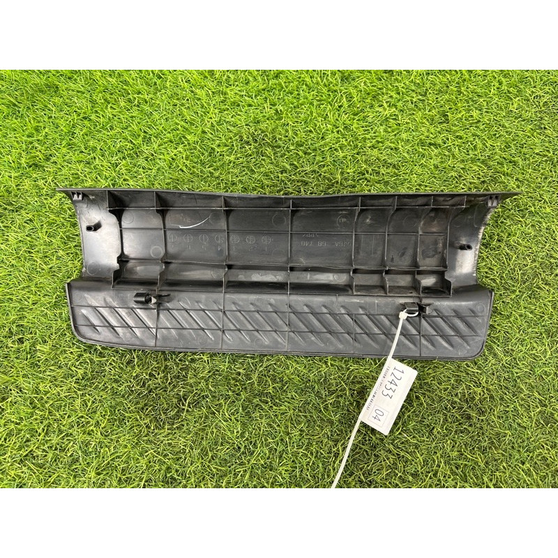 Накладка на порог (кузов и элементы) Mazda 6 GG 2002 2.0 RF5 GJ6A68740