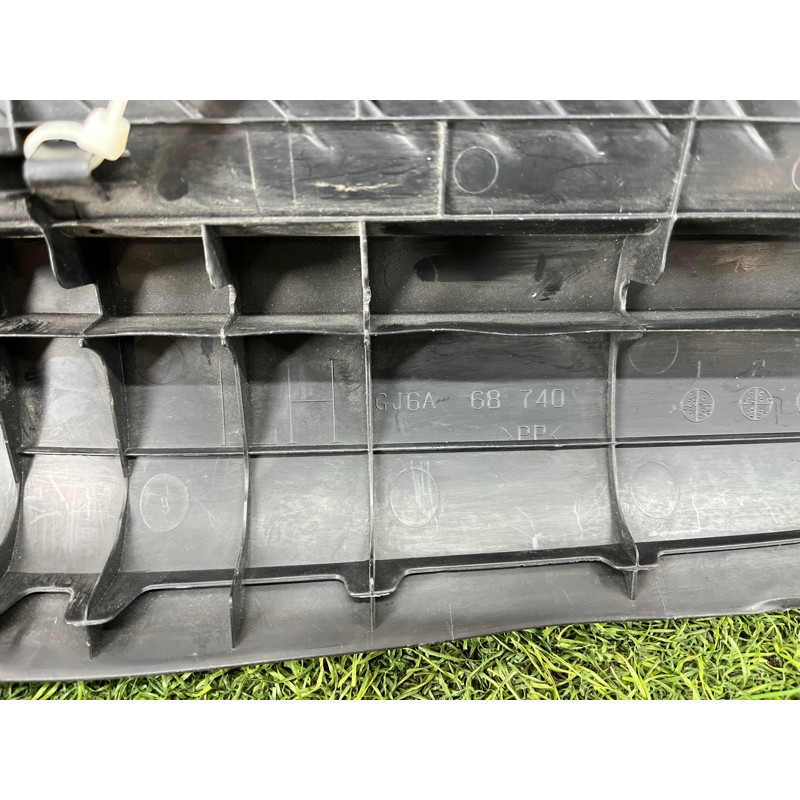 Накладка на порог (кузов и элементы) Mazda 6 GG 2002 2.0 RF5 GJ6A68740