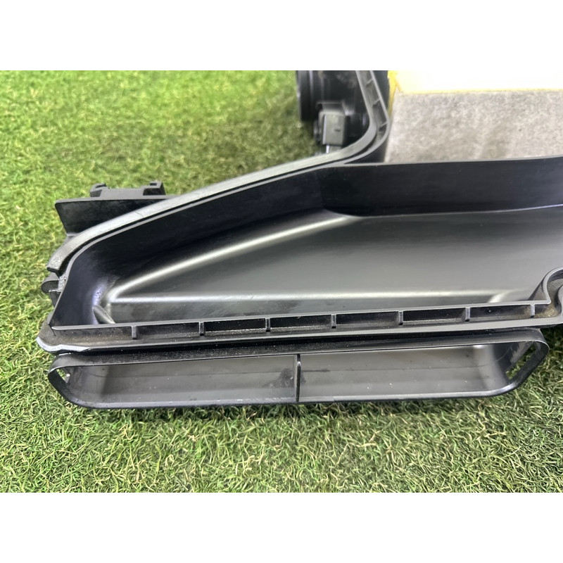 Корпус воздушного фильтра (впускная система) AUDI Q7 4M 2017 2.0 TFSI 4M0133837B