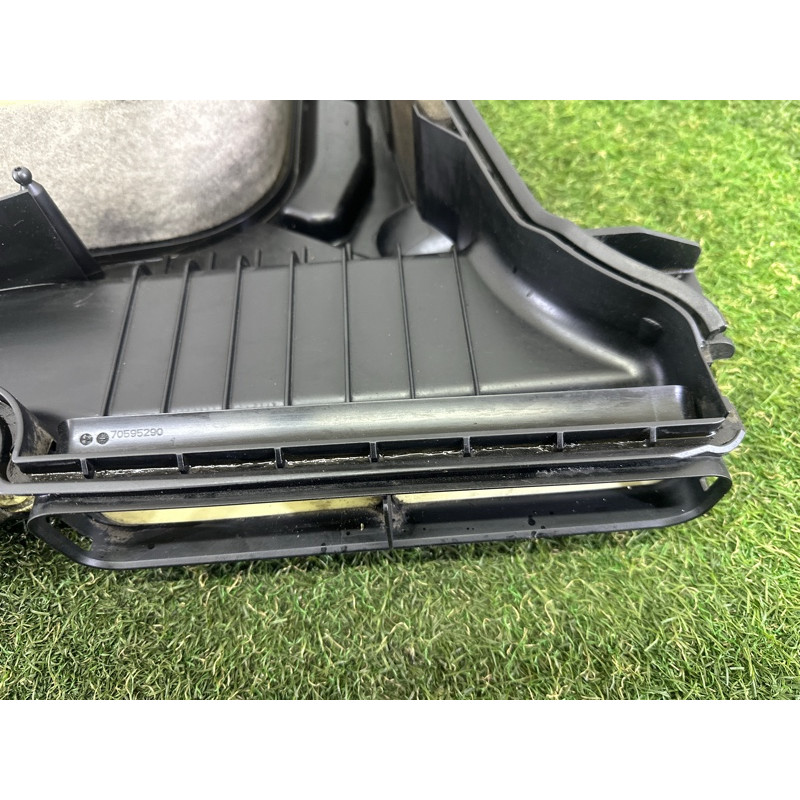 Корпус воздушного фильтра (впускная система) AUDI Q7 4M 2017 2.0 TFSI 4M0133837B