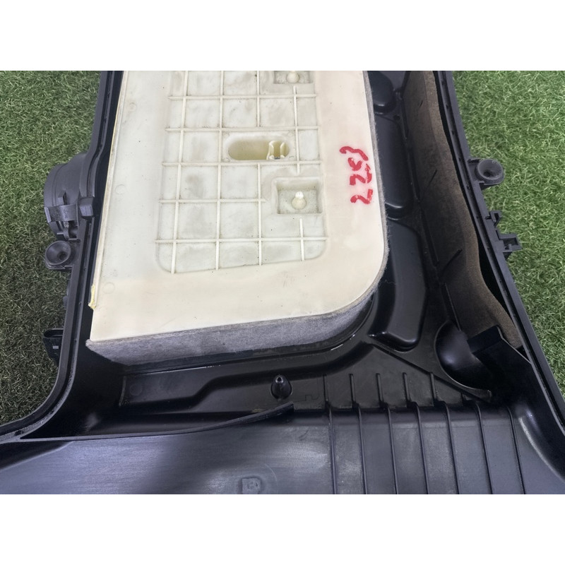 Корпус воздушного фильтра (впускная система) AUDI Q7 4M 2017 2.0 TFSI 4M0133837B