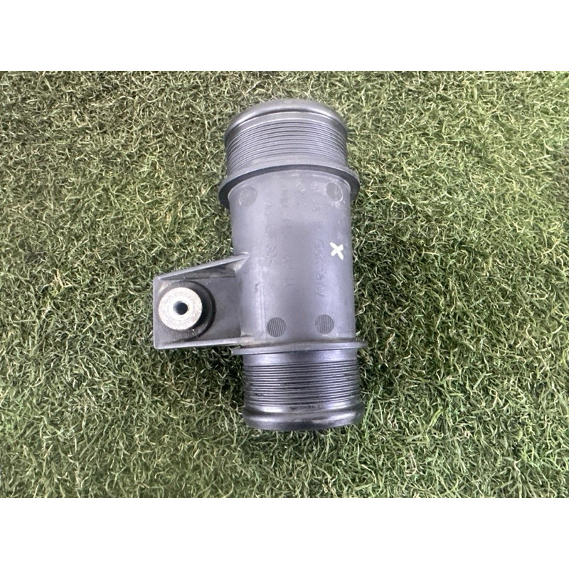 Фланец патрубка интеркулера (впускная система) AUDI Q7 4M 2017 2.0 TFSI 4M0145762B