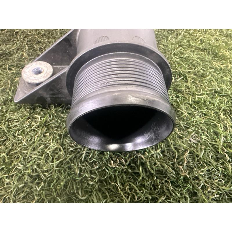 Фланец патрубка интеркулера (впускная система) AUDI Q7 4M 2017 2.0 TFSI 4M0145762B