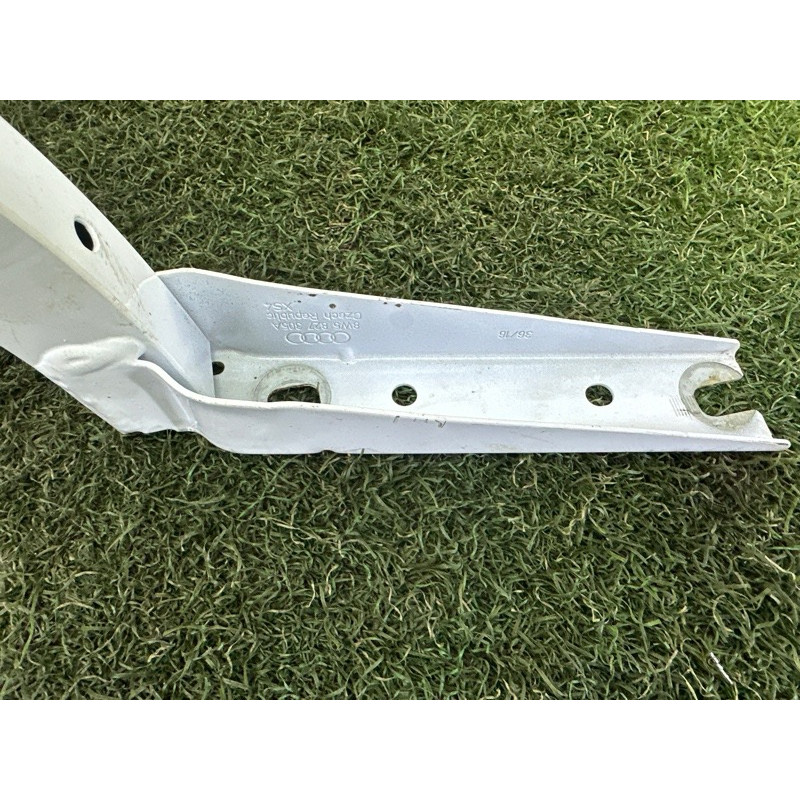 Петля багажника (кузов и элементы) AUDI A4 B9 2017 2.0 TFSI 8W5827301A