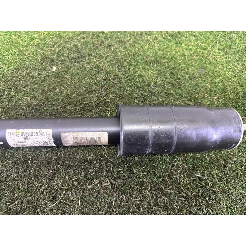 Амортизатор (подвеска) AUDI A4 B9 2017 2.0 TFSI 8W0513035AA