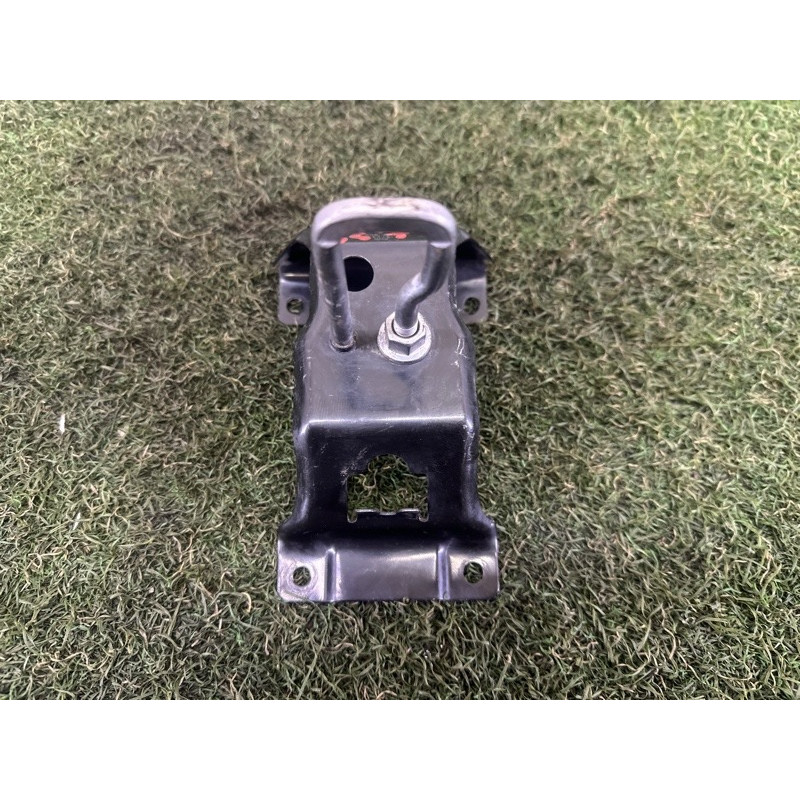 Ответная часть замка капота (кузов і елементи) BMW X5 E70 2012 3.0 N55B30 51237164802