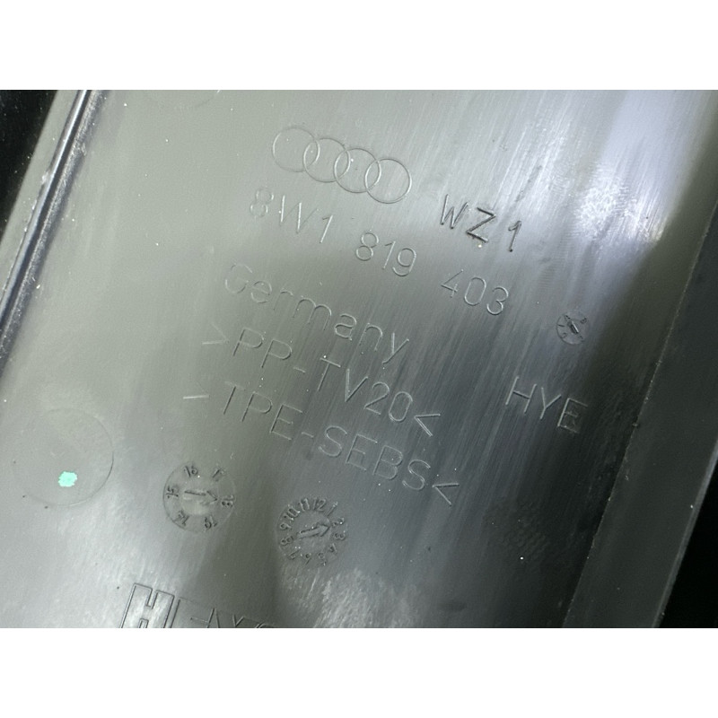 Жабо (кузов и элементы) AUDI A4 B9 2018 2.0 DBPA 8W1819403A9B9