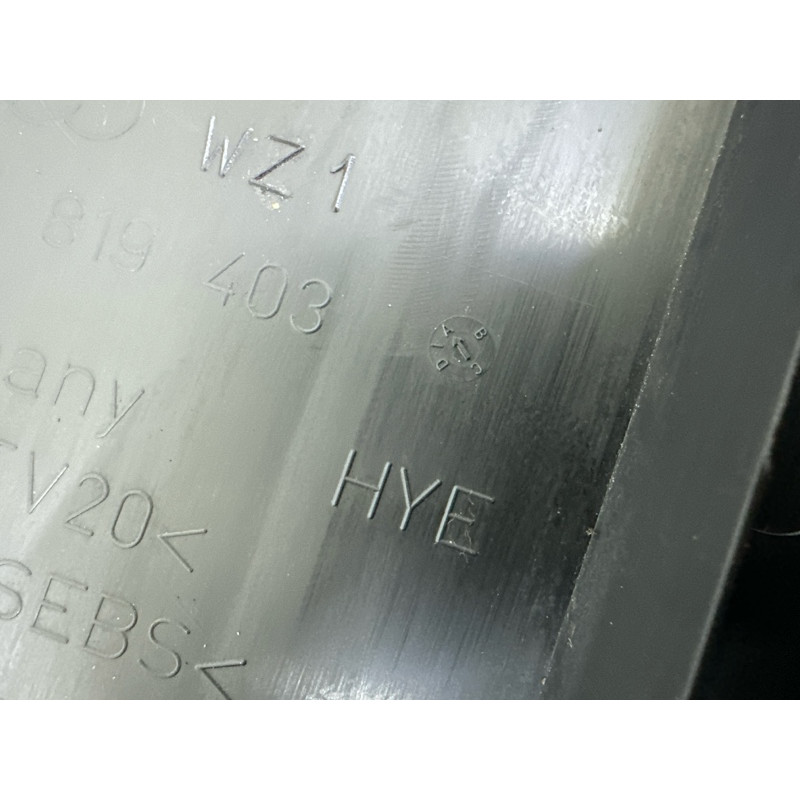 Жабо (кузов и элементы) AUDI A4 B9 2018 2.0 DBPA 8W1819403A9B9