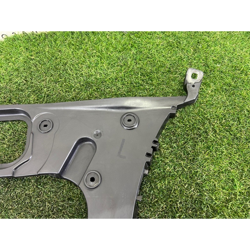 Крепление бампера (кузов и элементы) AUDI Q7 4L 2014 3.0 TFSi CTWB 4L0807453A