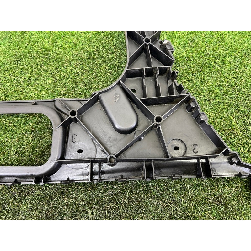 Крепление бампера (кузов и элементы) AUDI Q7 4L 2014 3.0 TFSi CTWB 4L0807453A