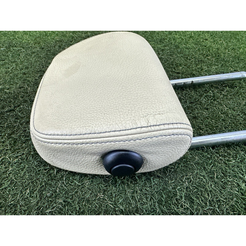 Подголовник (салон) BMW X1 F48 2016 2.0 B46B20 52207384825