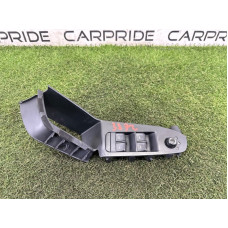 Блок кнопок стеклоподъемников