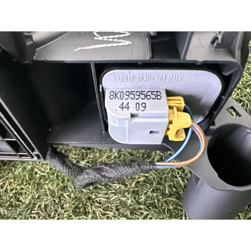 Блок кнопок стеклоподъемников (электрика / кнопки) AUDI A4 B8 2010 2.0 CAEB 8K0959851DV10