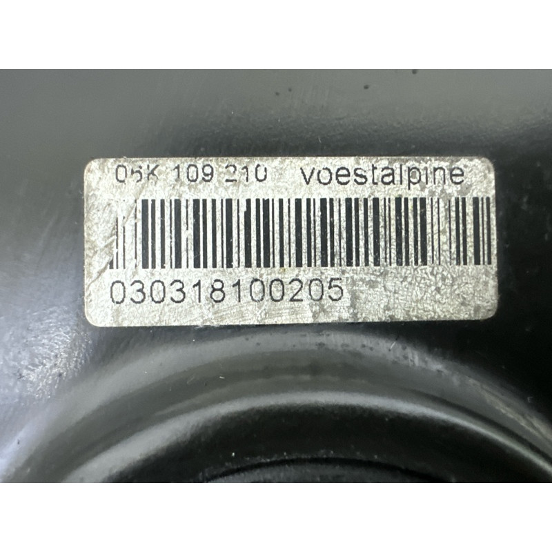 Передняя крышка мотора (двигатель и элементы) AUDI A4 B9 2018 2.0 DBPA 06K109210AF