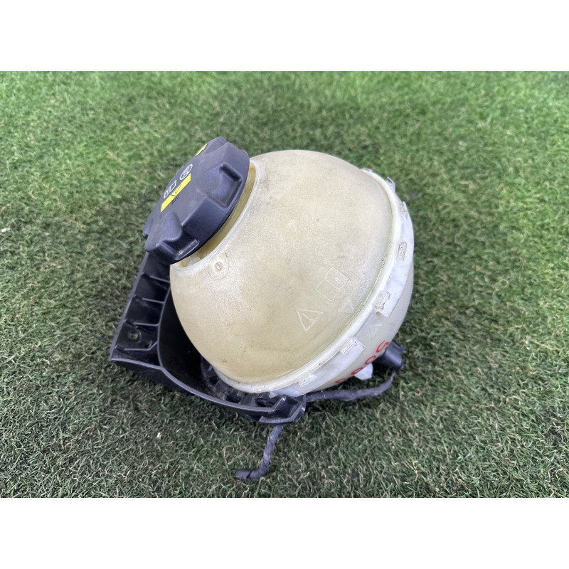 Бачок расширительный (система охлаждения) BMW 3-series F30 2015 2.0 17137642158