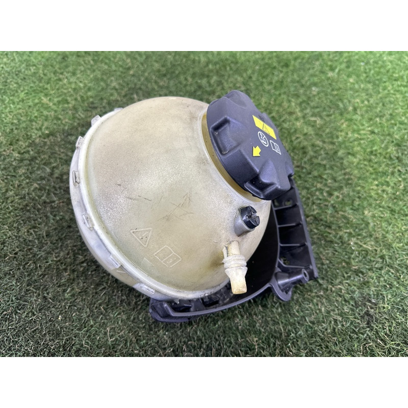 Бачок расширительный (система охлаждения) BMW 3-series F30 2015 2.0 17137642158