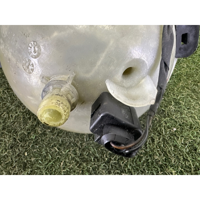 Бачок расширительный (система охлаждения) BMW 3-series F30 2015 2.0 17137642158