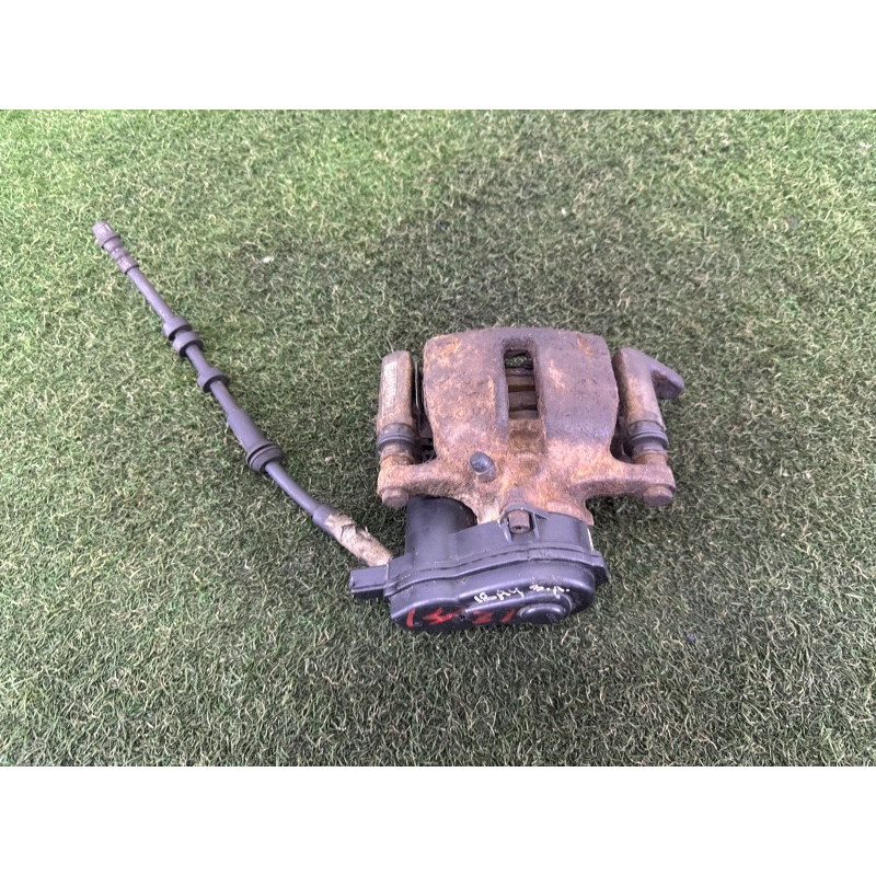 Суппорт тормозной (тормозная система) AUDI A4 B8 2013 2.0 TFSI 8K0615403E