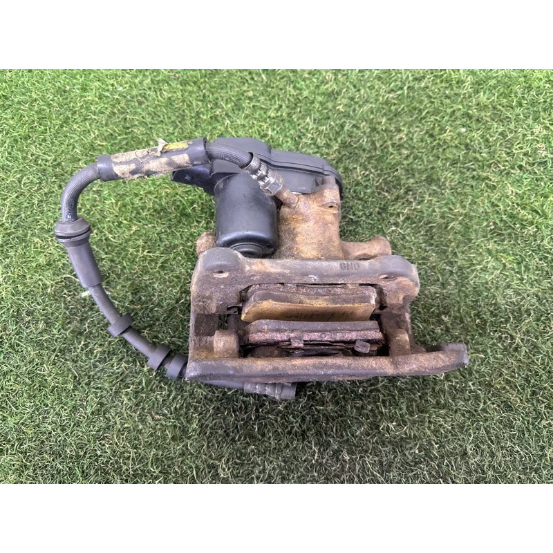 Суппорт тормозной (тормозная система) AUDI A4 B8 2013 2.0 TFSI 8K0615403E