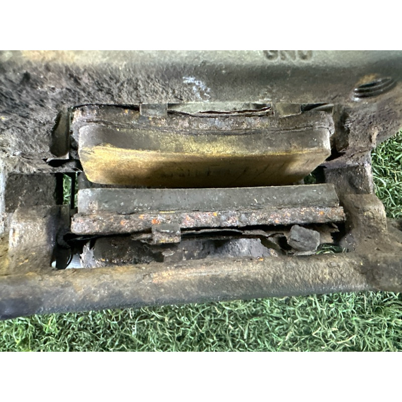 Суппорт тормозной (тормозная система) AUDI A4 B8 2013 2.0 TFSI 8K0615403E