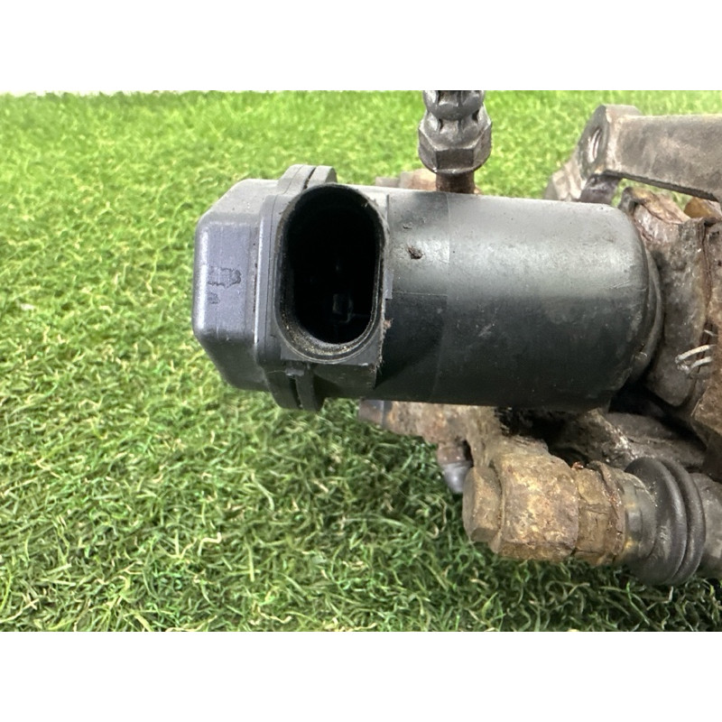 Суппорт тормозной (тормозная система) AUDI A4 B8 2013 2.0 TFSI 8K0615403E