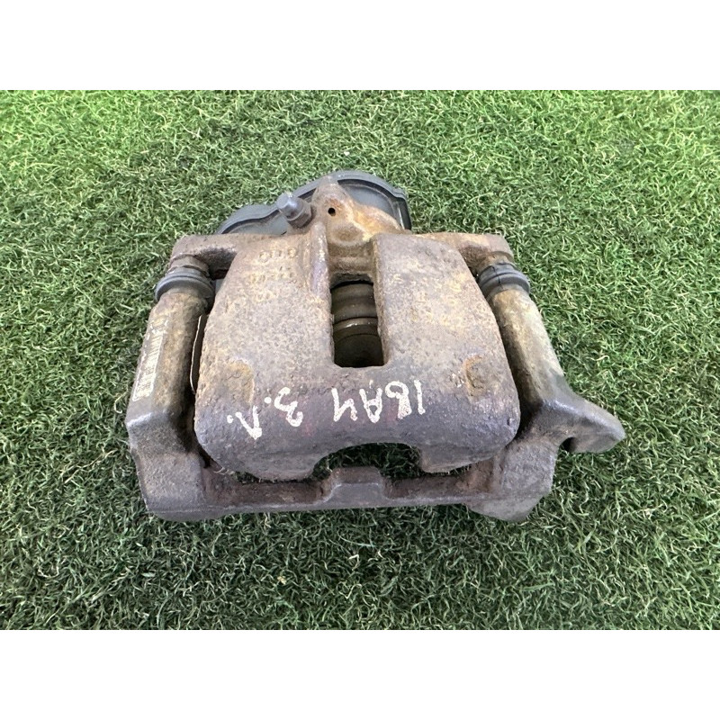 Суппорт тормозной (тормозная система) AUDI A4 B8 2013 2.0 TFSI 8K0615404E