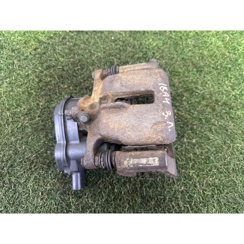 Суппорт тормозной (тормозная система) AUDI A4 B8 2013 2.0 TFSI 8K0615404E