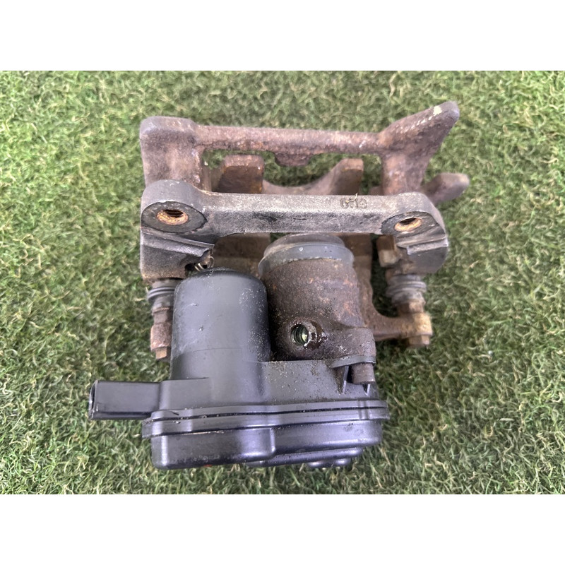 Суппорт тормозной (тормозная система) AUDI A4 B8 2013 2.0 TFSI 8K0615404E