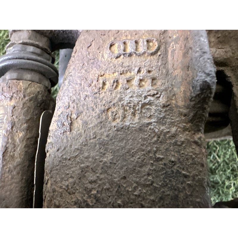 Суппорт тормозной (тормозная система) AUDI A4 B8 2013 2.0 TFSI 8K0615404E