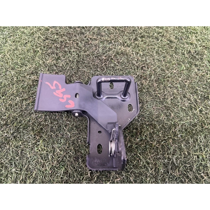 Ответная часть замка капота (кузов и элементы) AUDI Q7 4L 2011 3.0 TFSi 4L0823480A