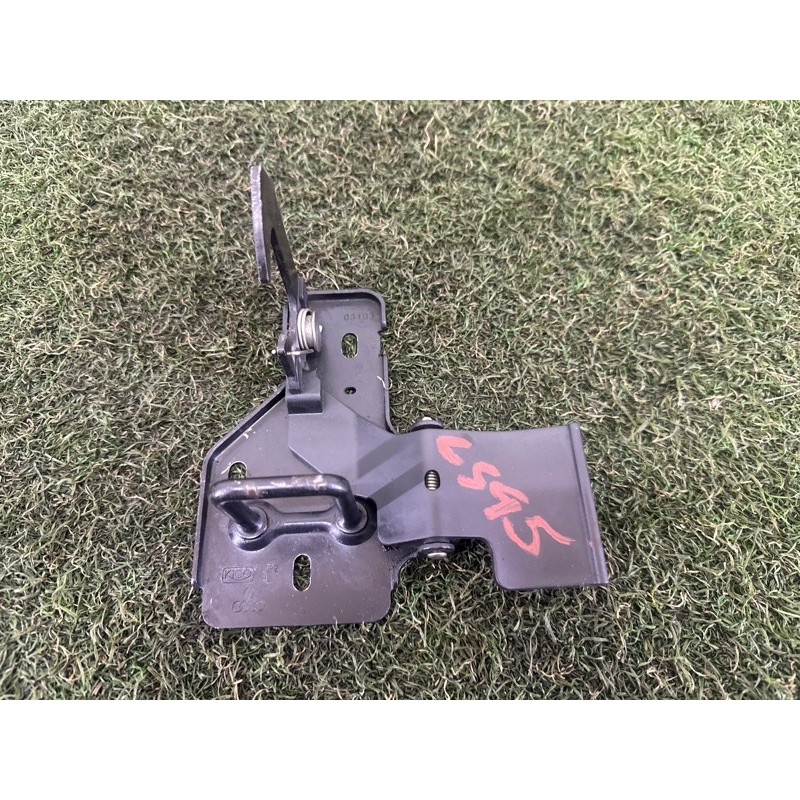 Ответная часть замка капота (кузов и элементы) AUDI Q7 4L 2011 3.0 TFSi 4L0823480A