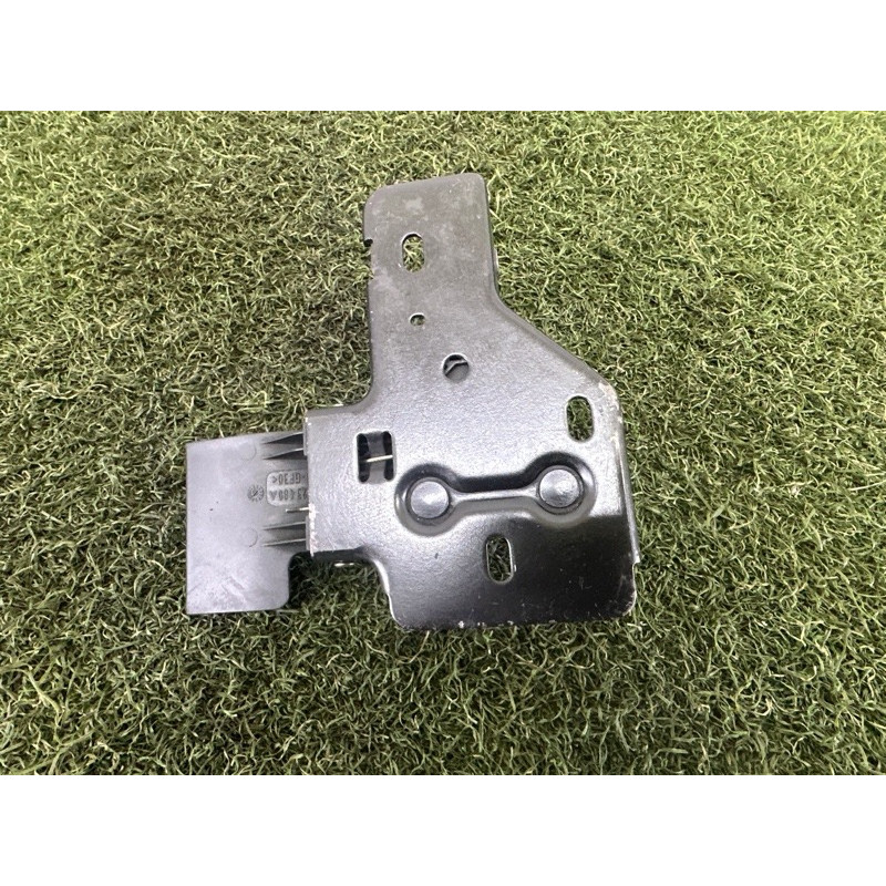 Ответная часть замка капота (кузов и элементы) AUDI Q7 4L 2011 3.0 TFSi 4L0823480A