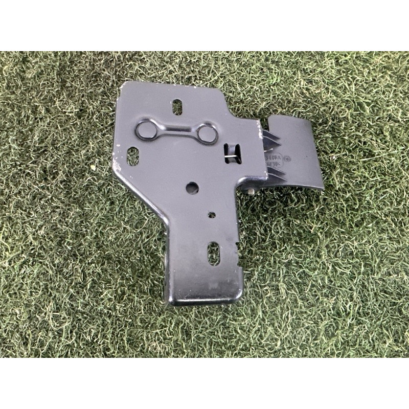 Ответная часть замка капота (кузов и элементы) AUDI Q7 4L 2011 3.0 TFSi 4L0823480A