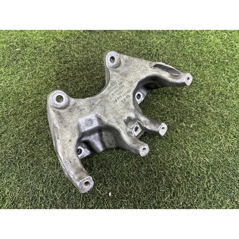 Кронштейн КПП (трансмиссия) BMW 7-series F01 2011 3.0 N54 22326777611