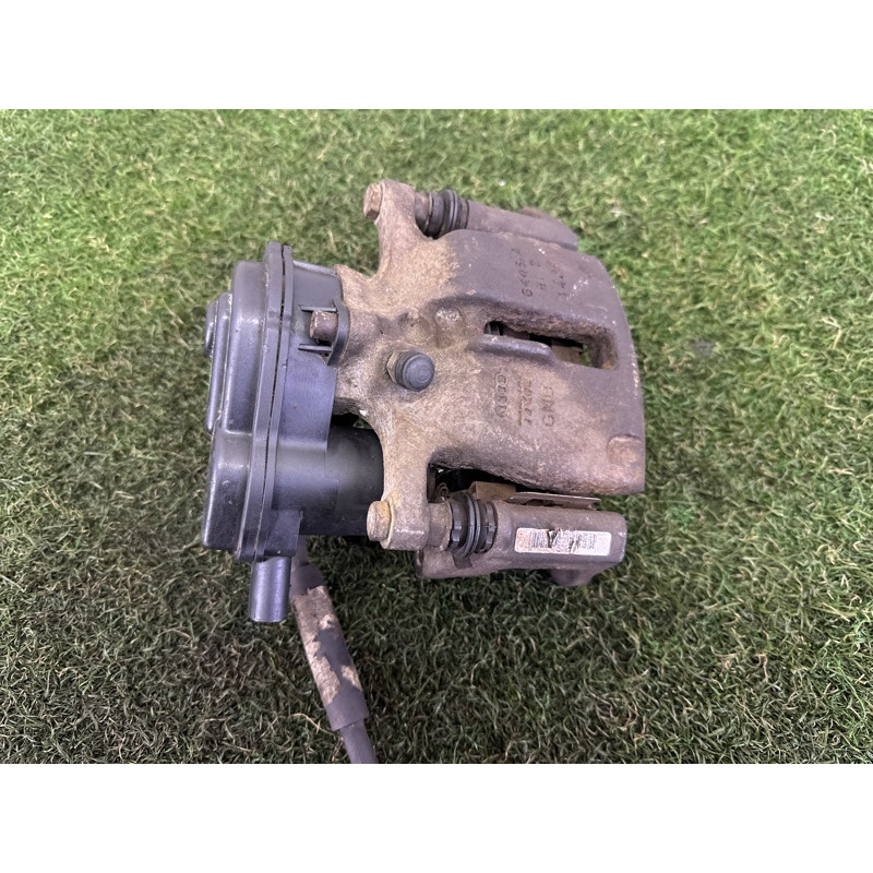 Суппорт тормозной (тормозная система) AUDI Q5 8R 2010 3.2 CALB 8K0615404B