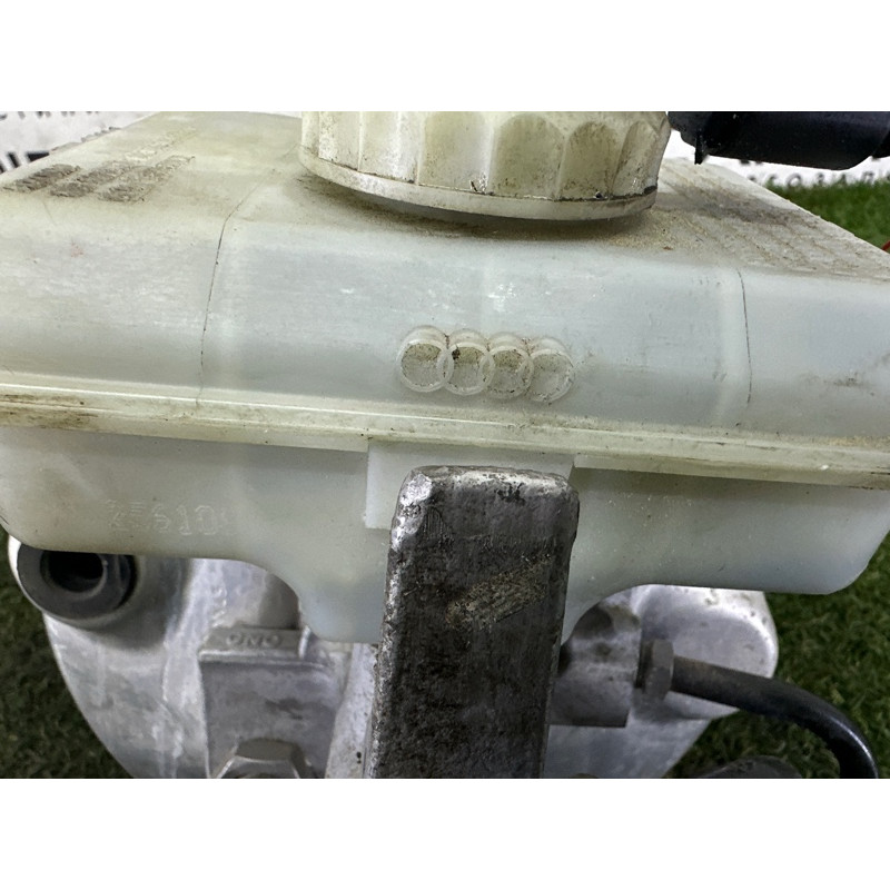 Вакуумный усилитель тормозов в сборе (тормозная система) AUDI A8 D4 2011 4.2 CDRA 8T0612107