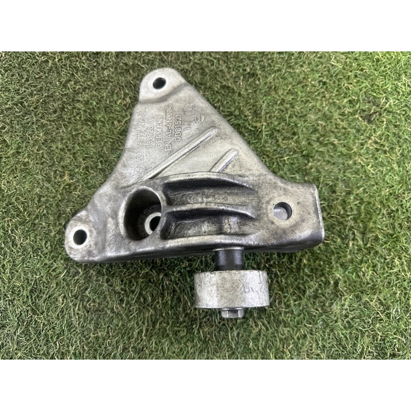 Кронштейн подушки двигателя (кронштейны двигателя) BMW 7-series F01 2011 3.0 N54 22116777605