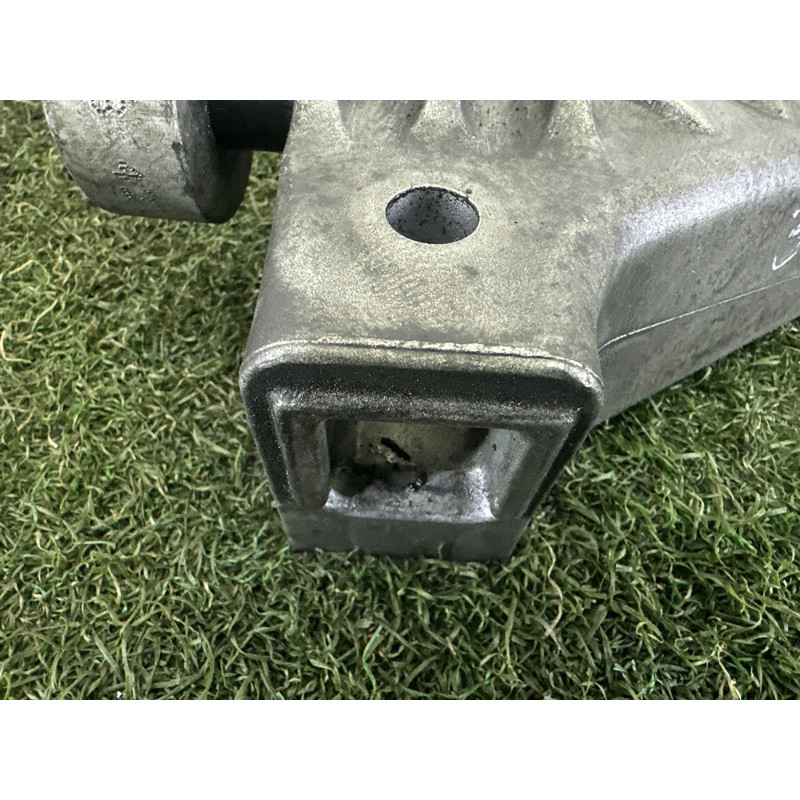 Кронштейн подушки двигателя (кронштейны двигателя) BMW 7-series F01 2011 3.0 N54 22116777605