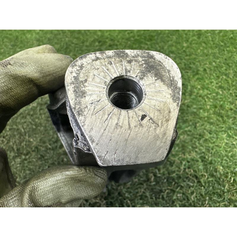 Кронштейн подушки двигателя (кронштейны двигателя) AUDI A4 B8 2010 2.0 CAEB 8K0199307CC