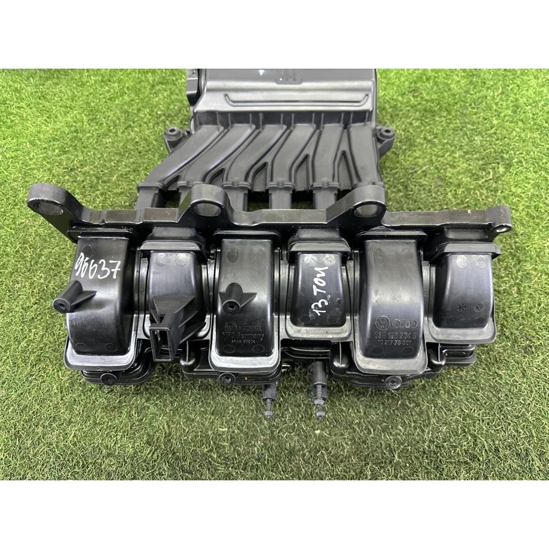 Коллектор впускной (впускная система) Volkswagen Touareg NF 2015 3.6 CGRA 03H133201AE