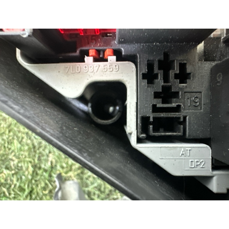 Блок запобіжників (електрика) Volkswagen Touareg NF 2015 3.6 CGRA 7P0907295