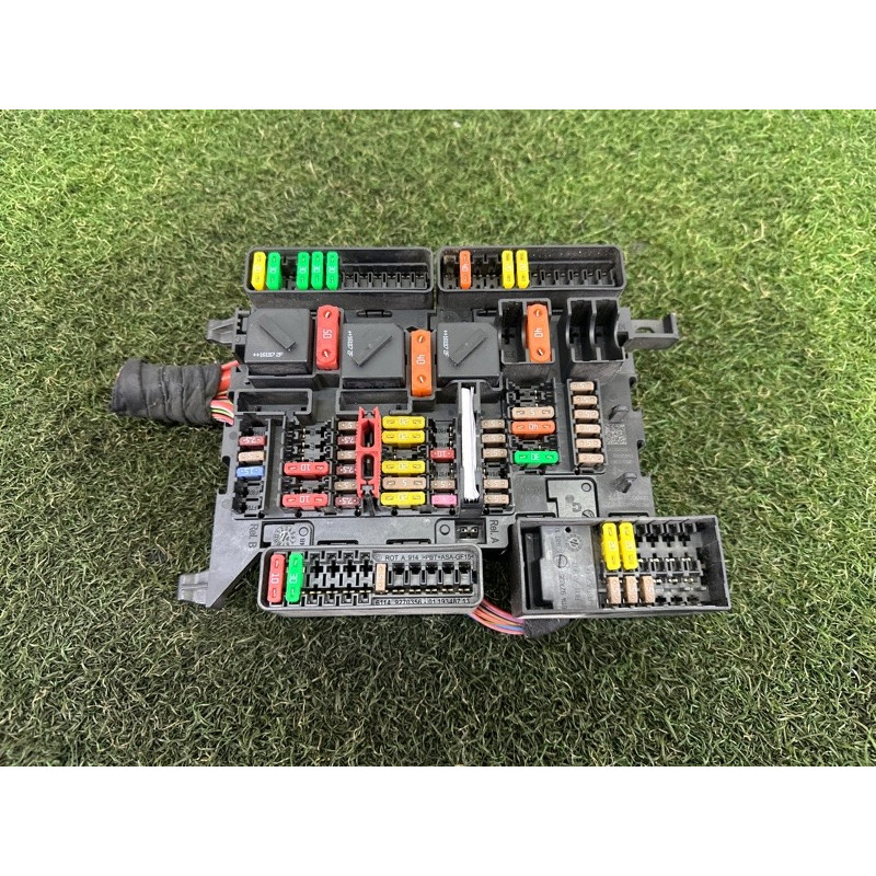 Блок предохранителей (электрика) BMW X1 F48 2016 2.0 B46B20 61149360501