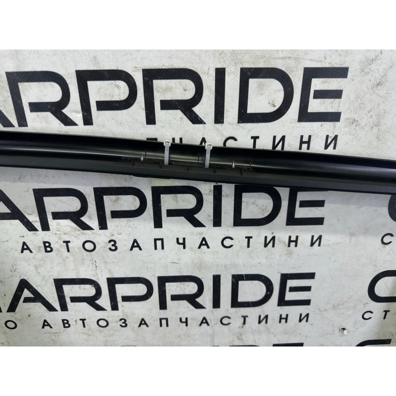 Внутрішня накладка двері (салон) Volkswagen Touareg NF 2015 3.6 CGRA 7P686768582V