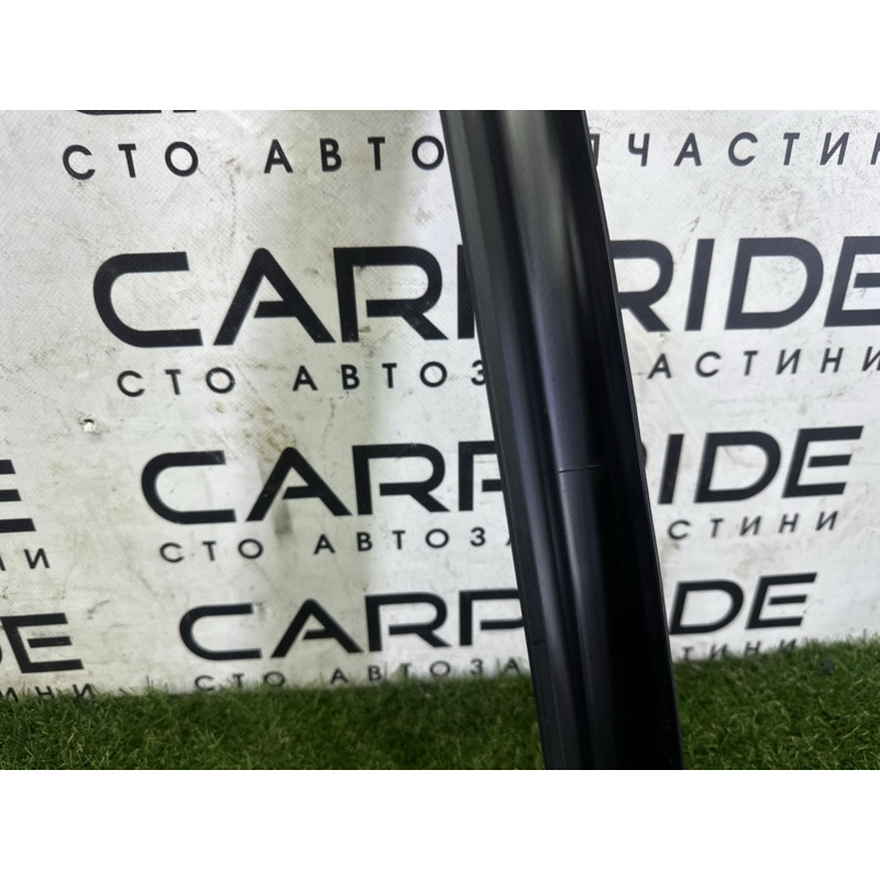 Внутрішня накладка двері (салон) Volkswagen Touareg NF 2015 3.6 CGRA 7P686768682V